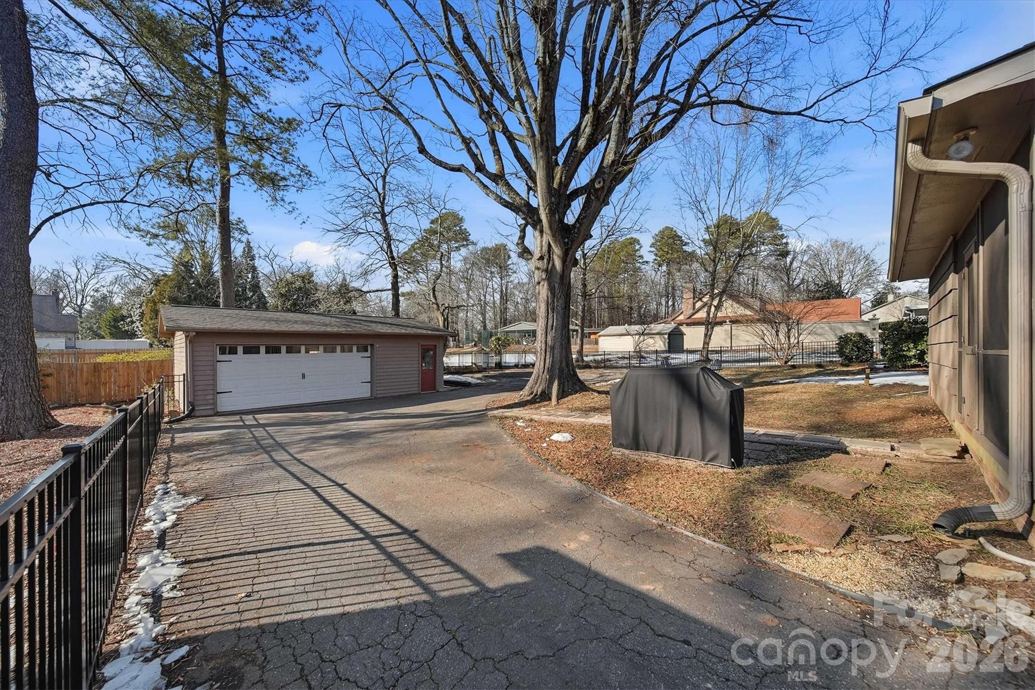 1215 6th Street Northwest Hickory, NC 28601 - Photo 35 of 48