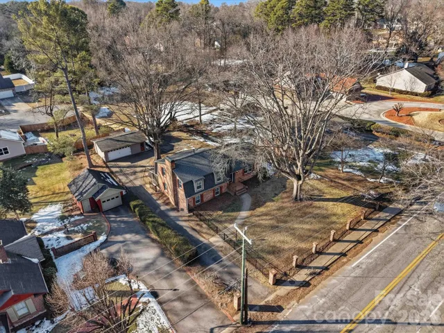 $399,900 | 1215 6th Street Northwest, Hickory, NC 28601