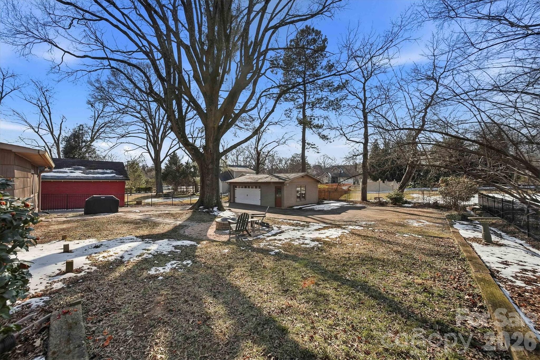 1215 6th Street Northwest Hickory, NC 28601 - Photo 8 of 48