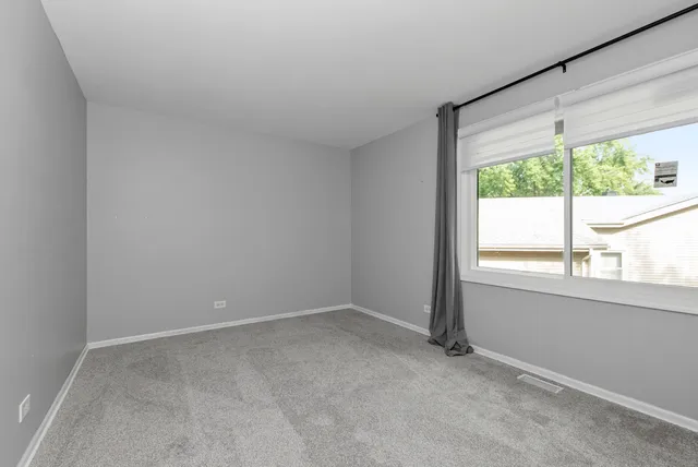 $2,900 | 225 Kedvale Court, Bolingbrook, IL 60440