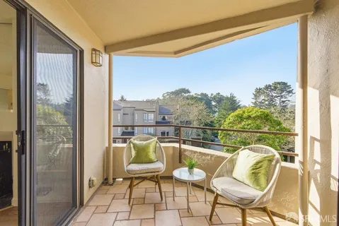 $695,000 | 208 North Lake Merced Hills, Unit 3C, San Francisco, CA 94132