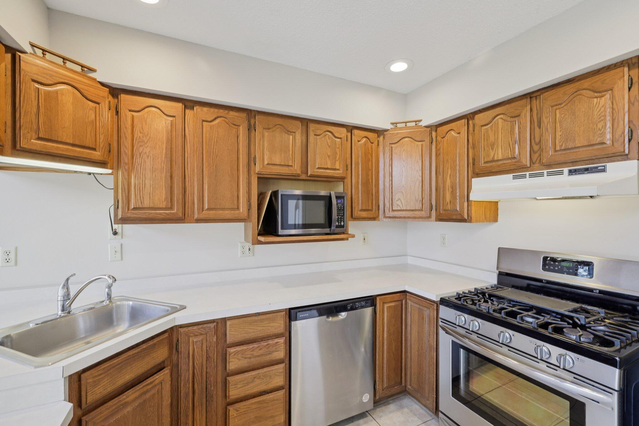 262 Cranbrook Court Rome, WI 54457 - Photo 16 of 47 Kitchen