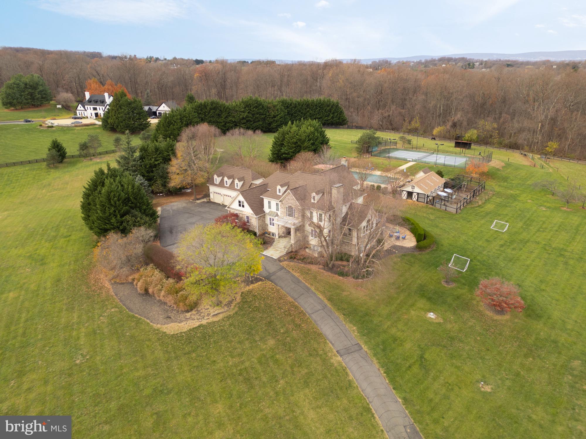 19109 Peale Lane Leesburg, VA 20175 - Photo 131 of 135 a view of a lake in middle of the town