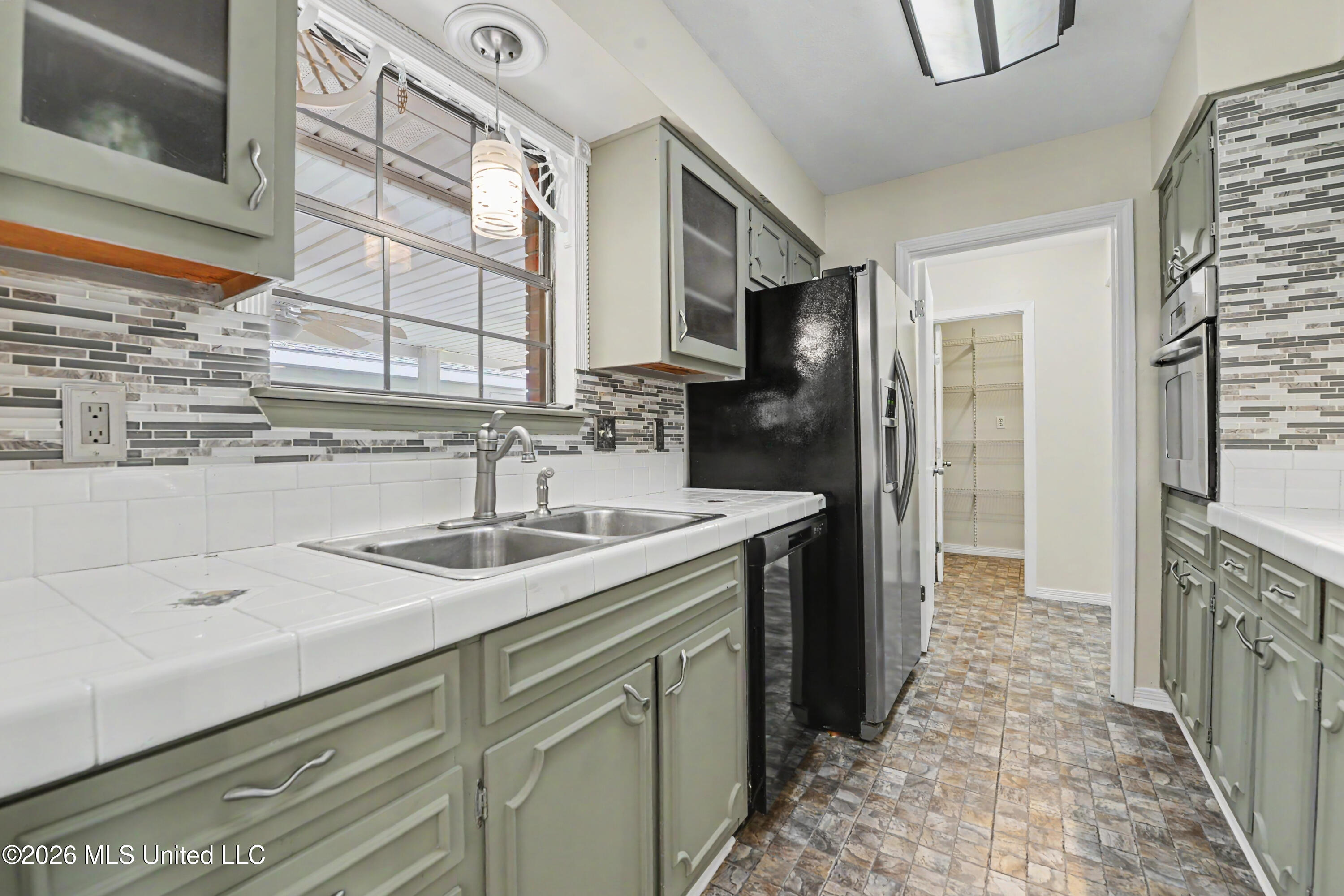 12520 Depew Road Gulfport, MS 39503 - Photo 8 of 29 008