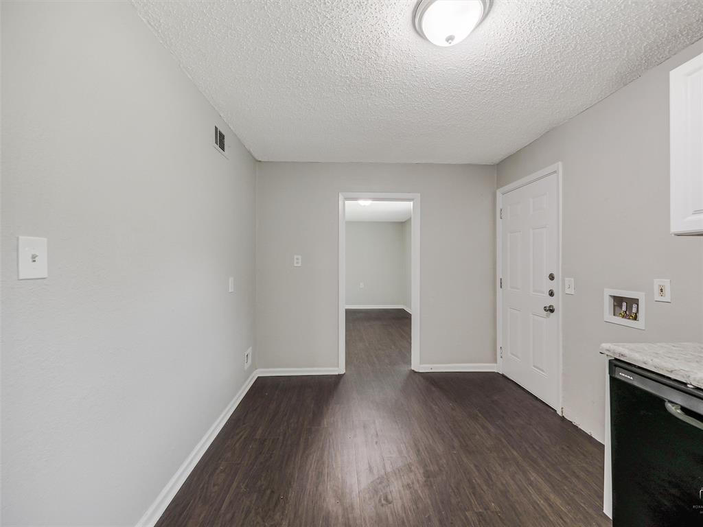 3211 Gus Thomasson Road Dallas, TX 75228 - Photo 10 of 23