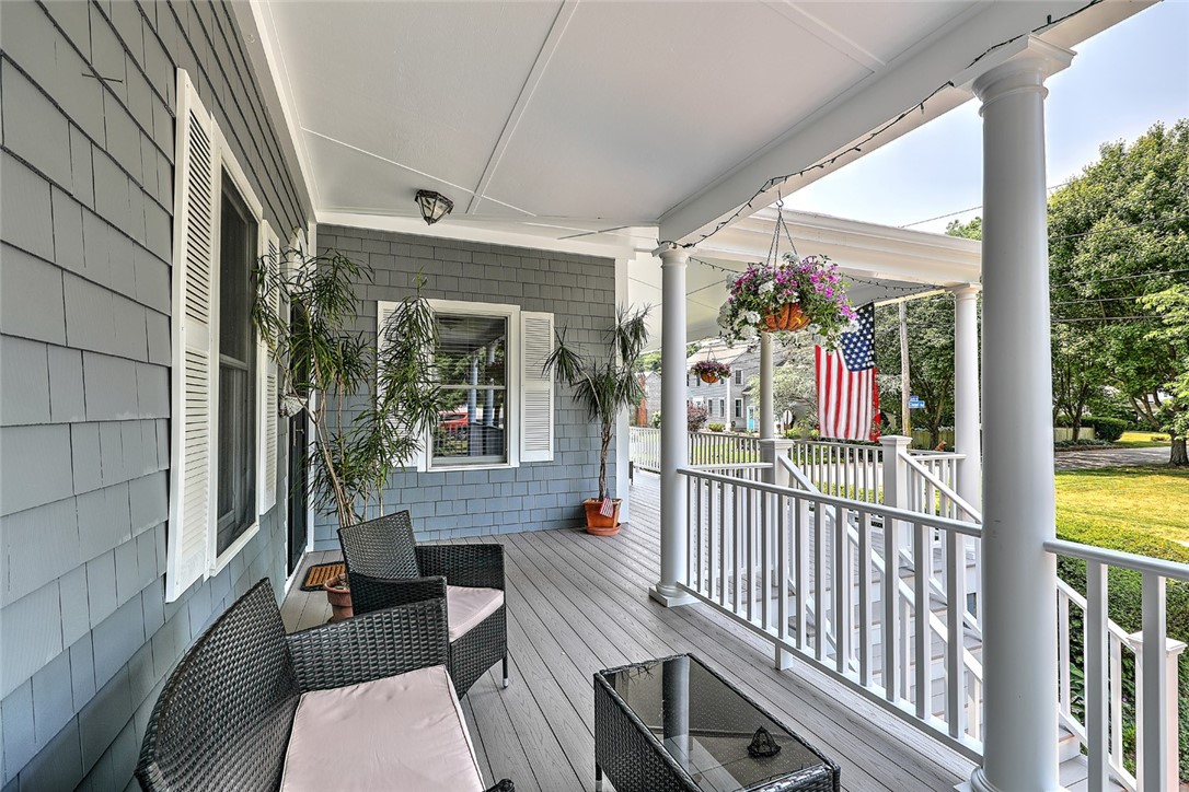 42 Chapel Road Barrington, RI 02806 - Photo 8 of 49