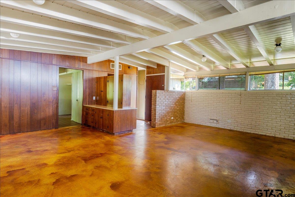 904 East Dulse Street Tyler, TX 75701 - Photo 6 of 27 a view of an empty room