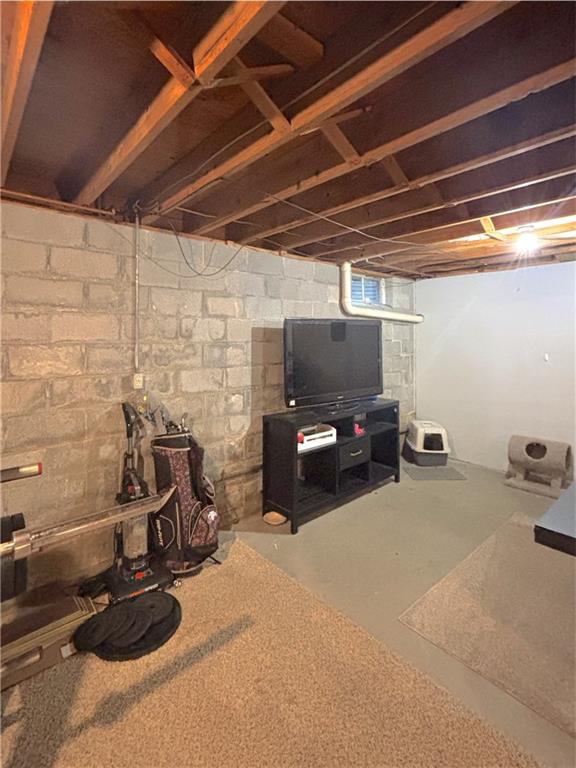 1993 Mercer West Middlesex Road Mercer, PA 16137 - Photo 23 of 27 a view of a car garage