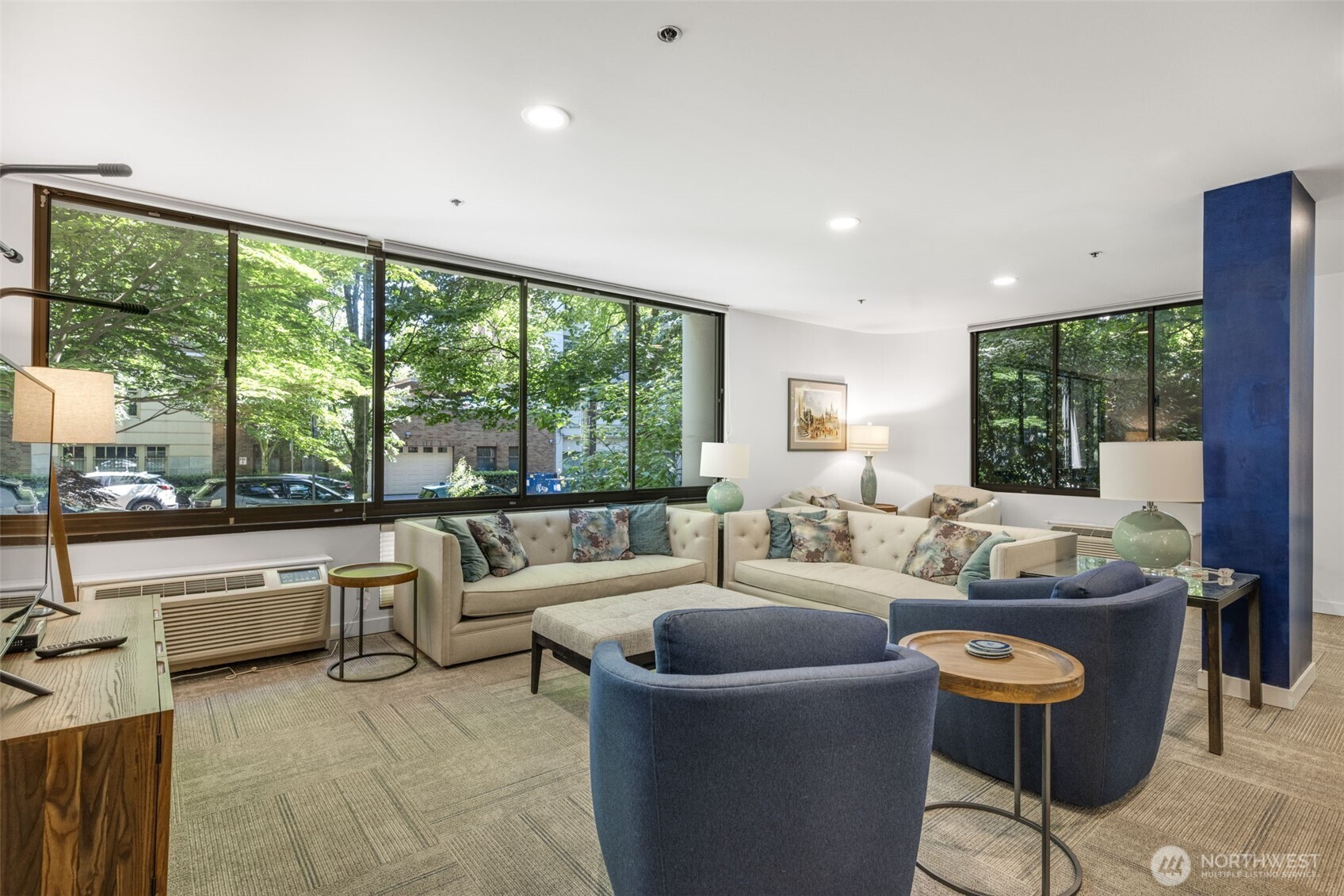 1120 Spring Street, Unit 202 Seattle, WA 98104 - Photo 21 of 27 Gallery Image 21