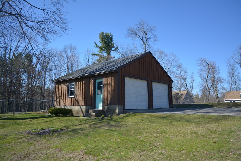 9 Mockingbird Hill Road Amesbury, MA 01913 - Photo 3 of 20