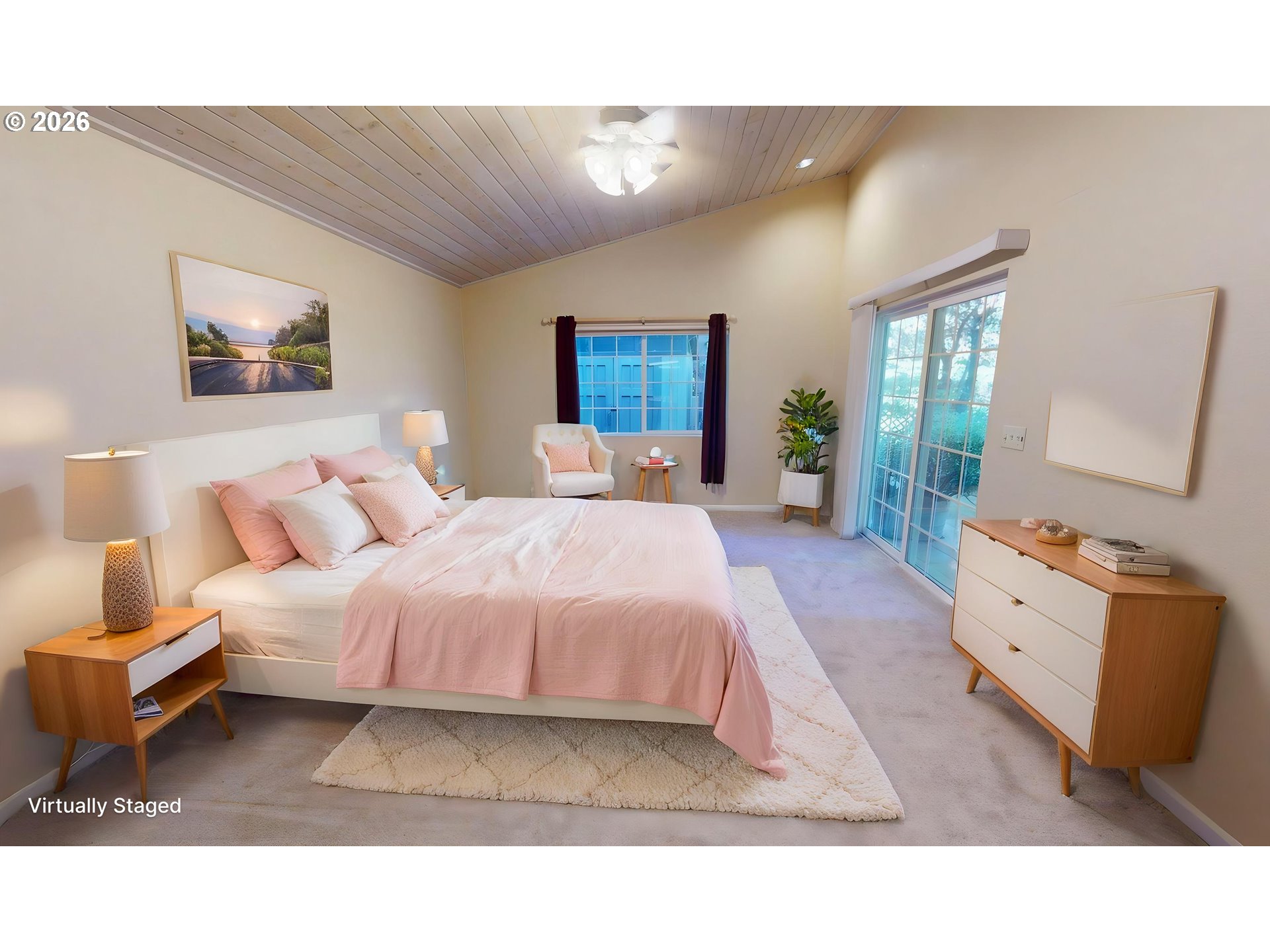 29224 Skunk Run Road Gold Beach, OR 97444 - Photo 5 of 39 Owner's Suite Bedroom