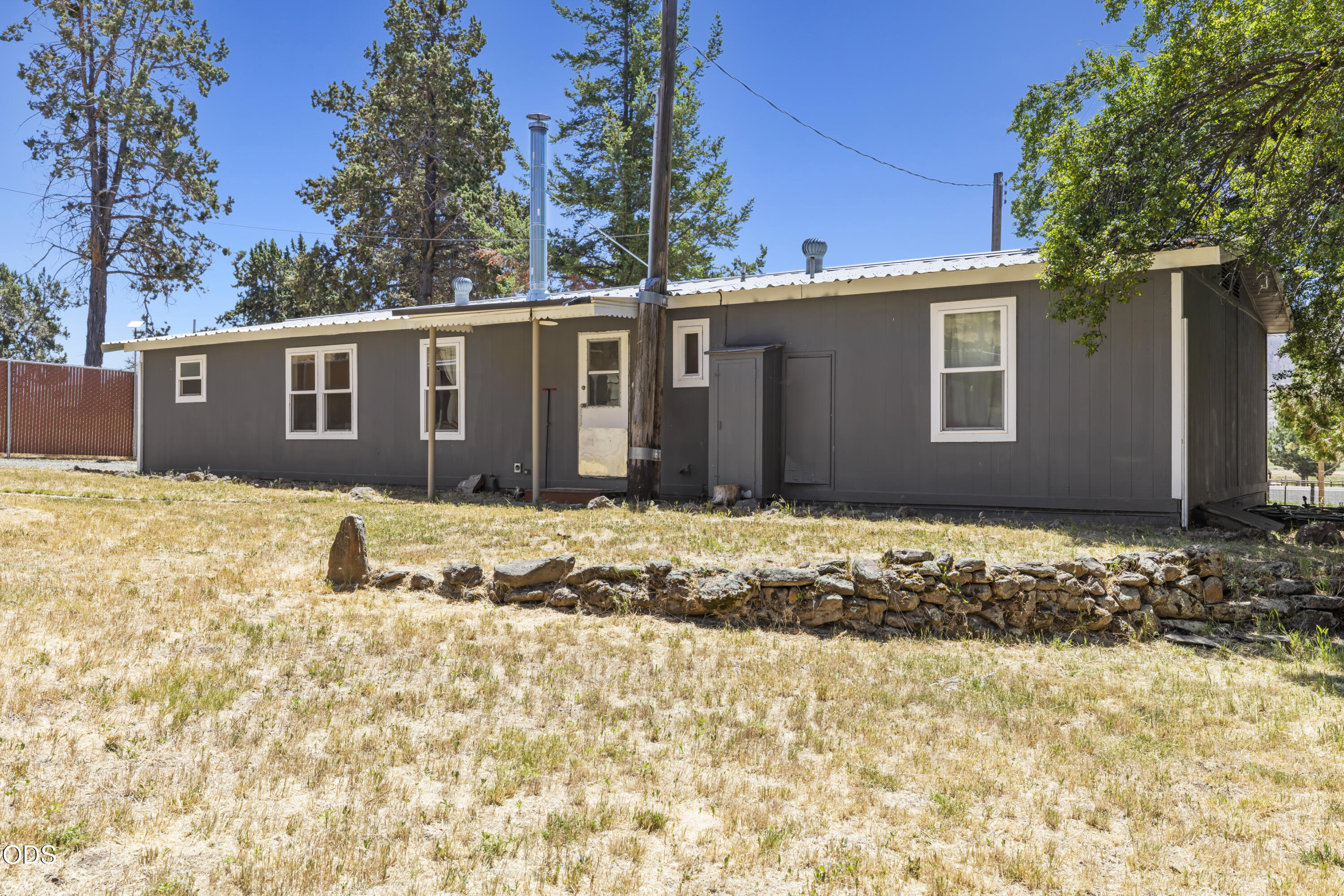 19223 North Poe Valley Road Klamath Falls, OR 97603 - Photo 37 of 58