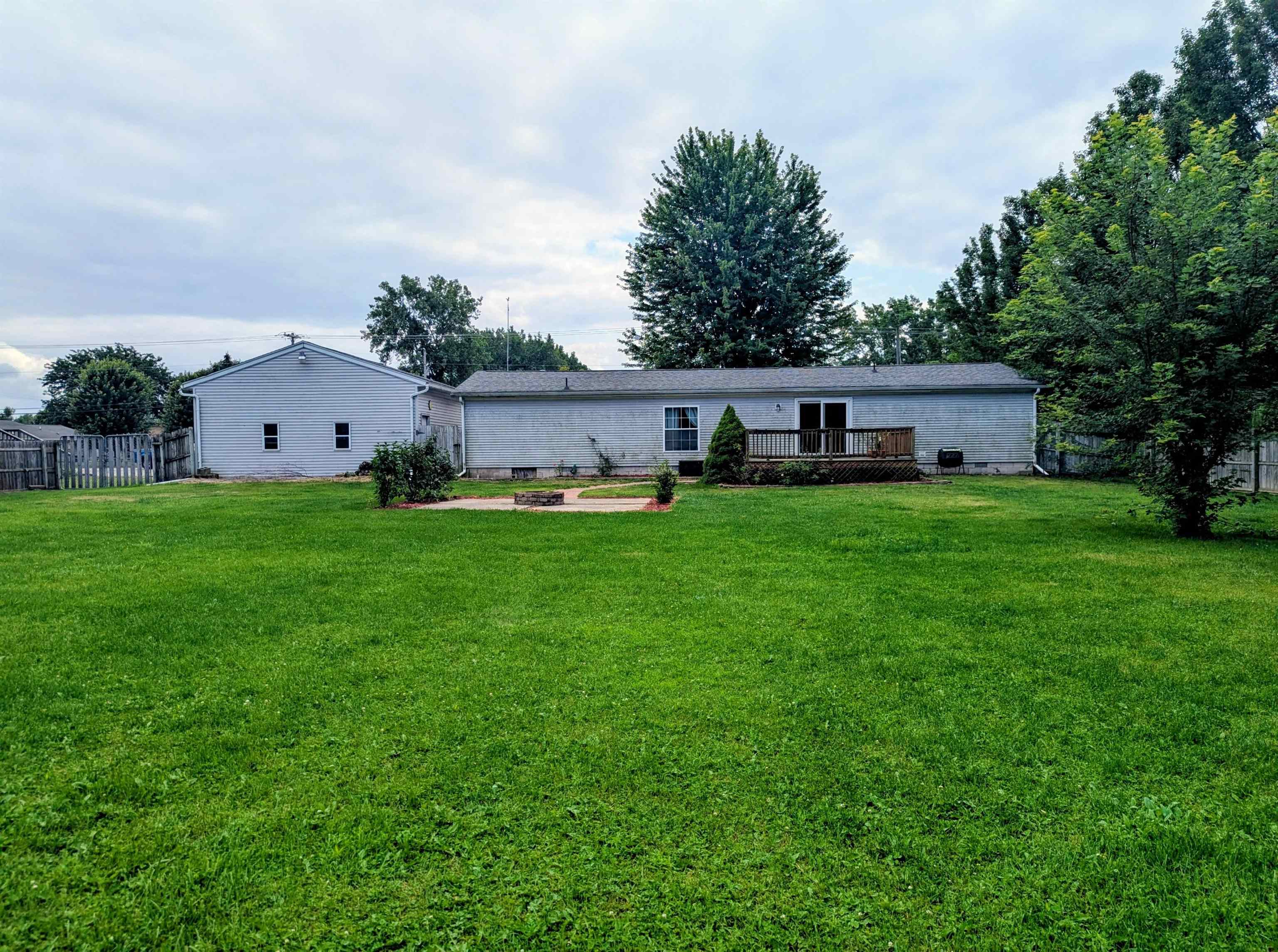4195 Wheeler Road Bay City, MI 48706 - Photo 9 of 44 1948609-9b6784f7-9d25-4e62-8e54-0b0b98450136.JPG