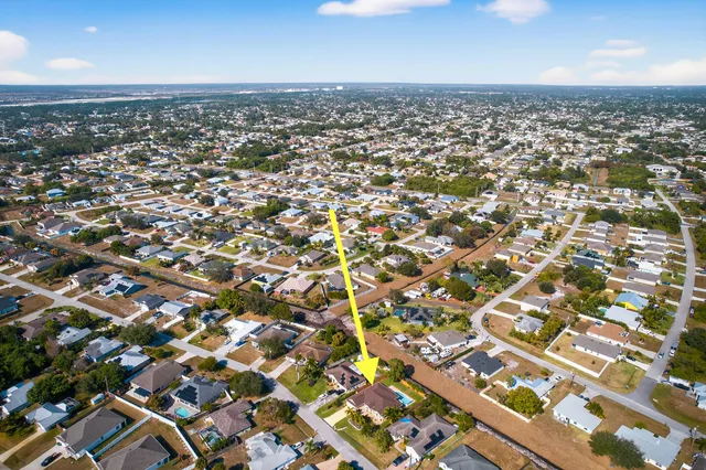 $530,000 | 837 Southwest Hamberland Avenue, Port St. Lucie, FL 34953