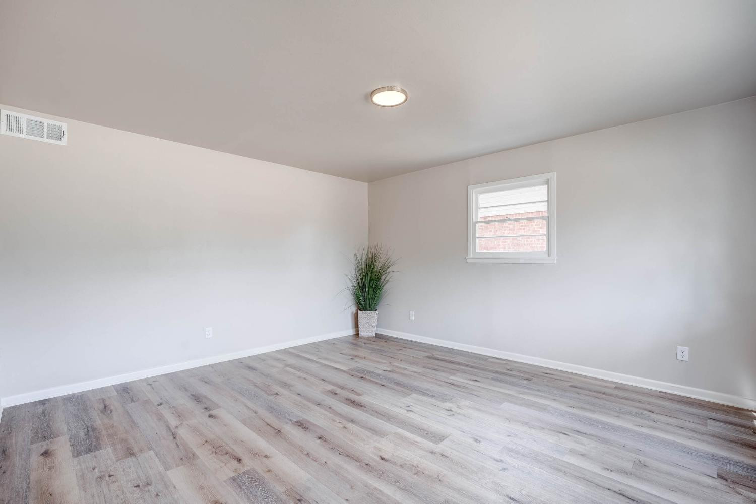 5434 32nd Street Lubbock, TX 79407 - Photo 4 of 27 Photo 4