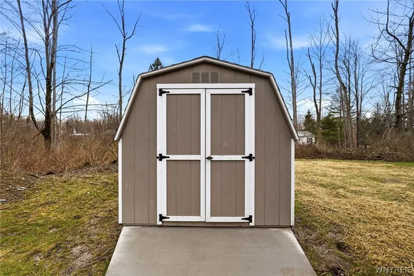 $384,990 | 557 Eisenhower Avenue, Evans, NY 14006