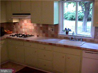 11 Marlon Pond Road Hamilton, NJ 08690 - Photo 4 of 5