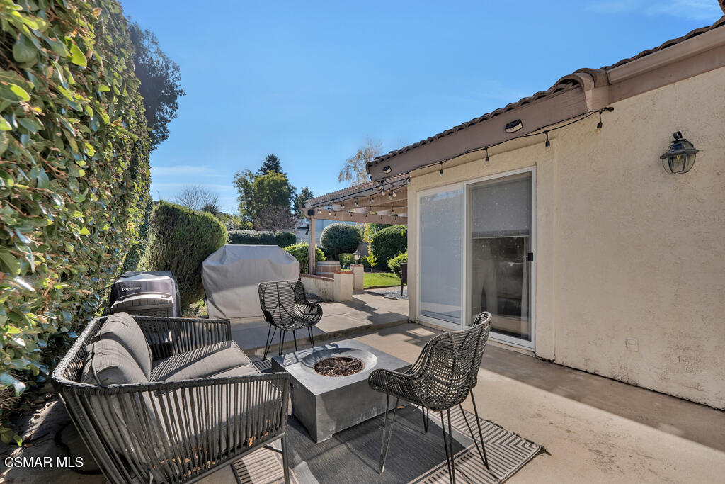 16 Valley Crest Road Simi Valley, CA 93065 - Photo 34 of 41 a view of balcony and patio