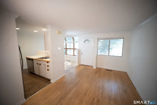 $2,000 | 3236 Madison Avenue, Unit 2, Bridgeport, CT 06606