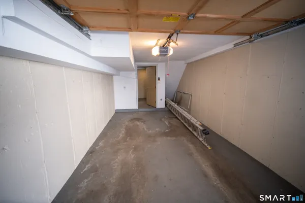 $2,000 | 3236 Madison Avenue, Unit 2, Bridgeport, CT 06606