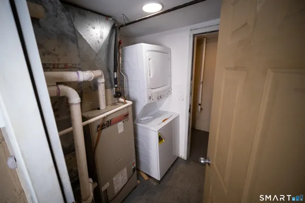 $2,000 | 3236 Madison Avenue, Unit 2, Bridgeport, CT 06606