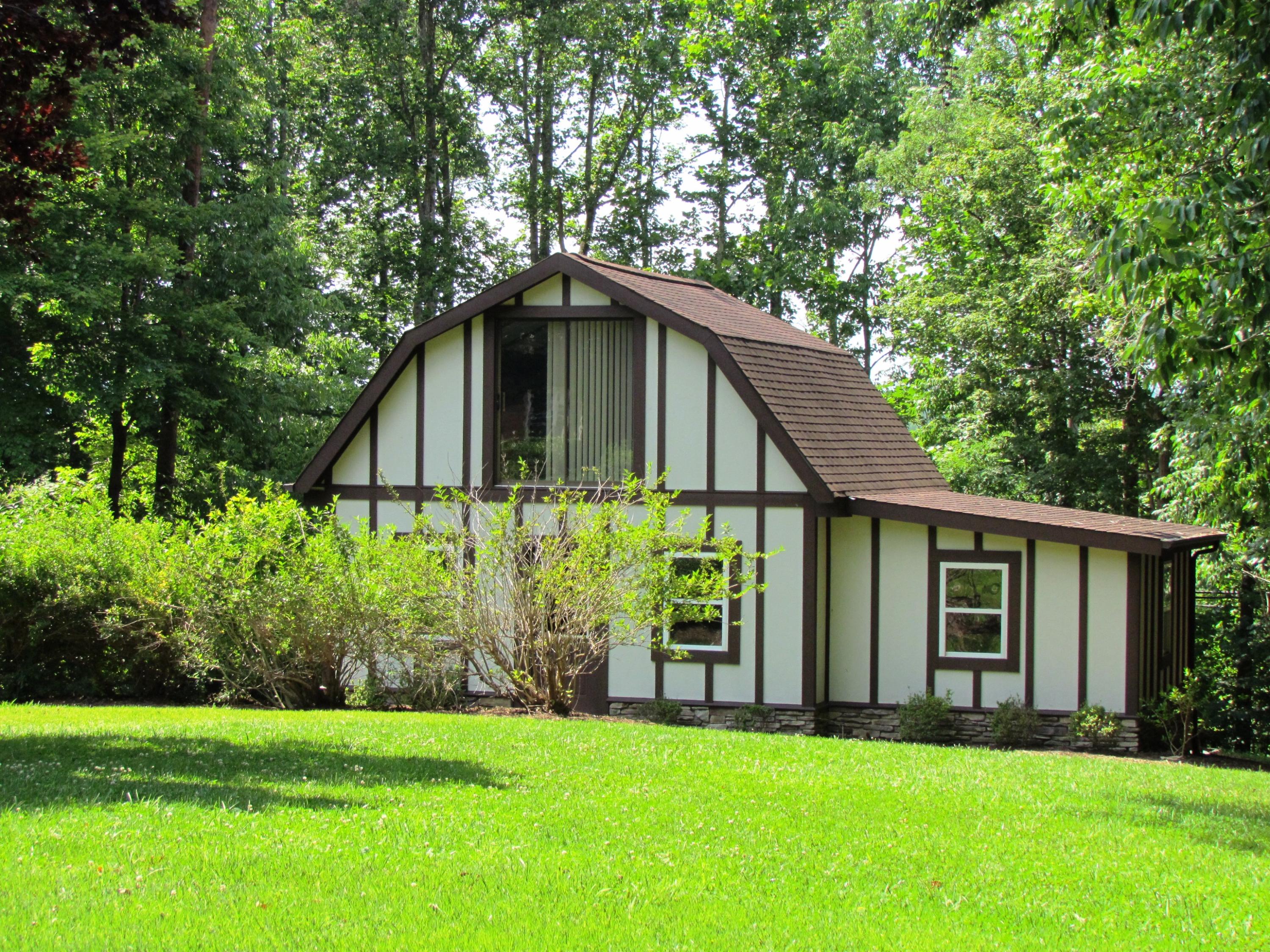 291 Robin Hood Road Bassett, VA 24055 - Photo 17 of 54 Guest House Workshop.
