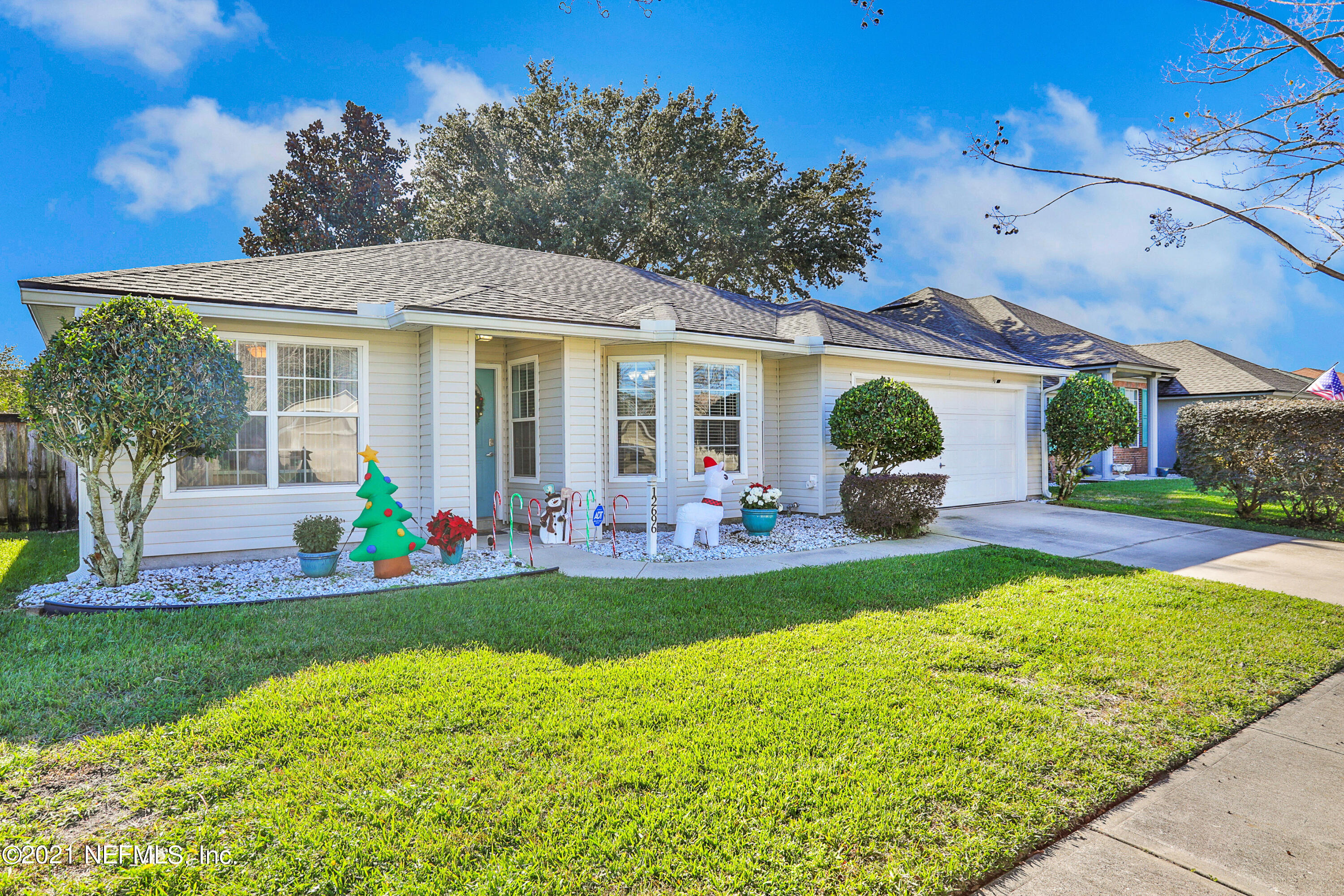 12696 Copper Springs Road Jacksonville, FL 32246 - Photo 3 of 36 297A7915