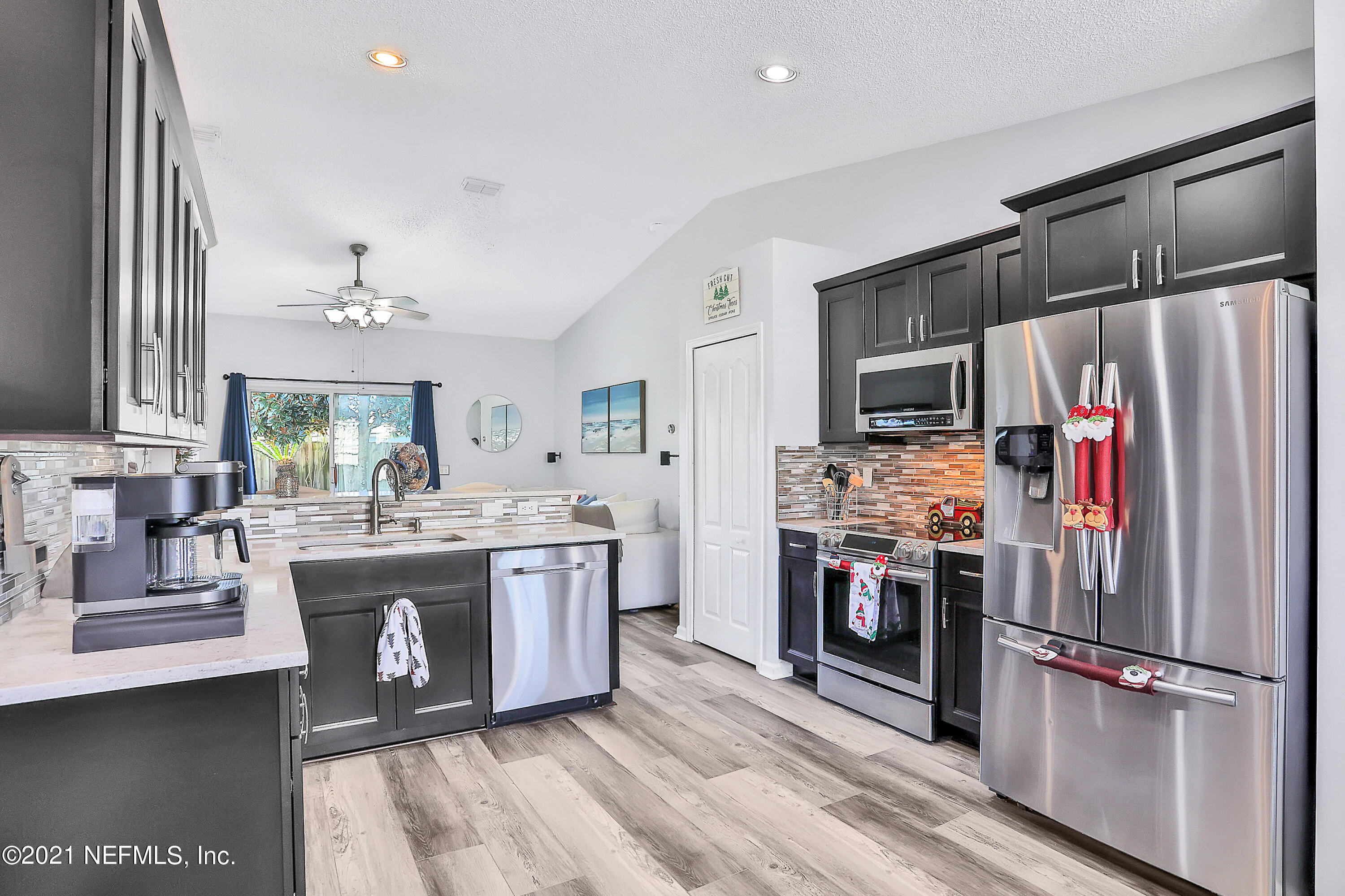 12696 Copper Springs Road Jacksonville, FL 32246 - Photo 7 of 36 297A7876