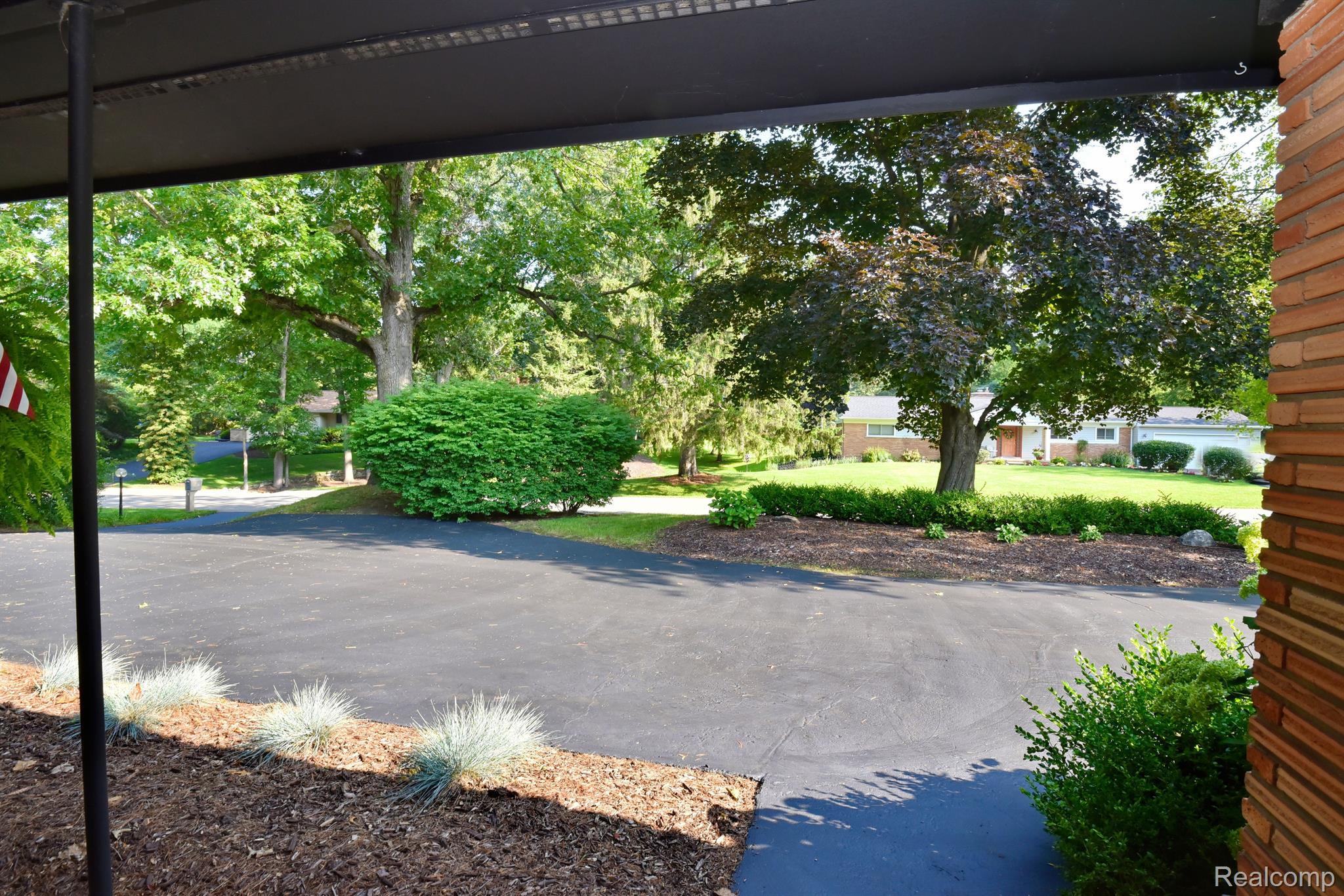 4635 Pickering Road Bloomfield Hills, MI 48301 - Photo 3 of 26 Gallery Image 3