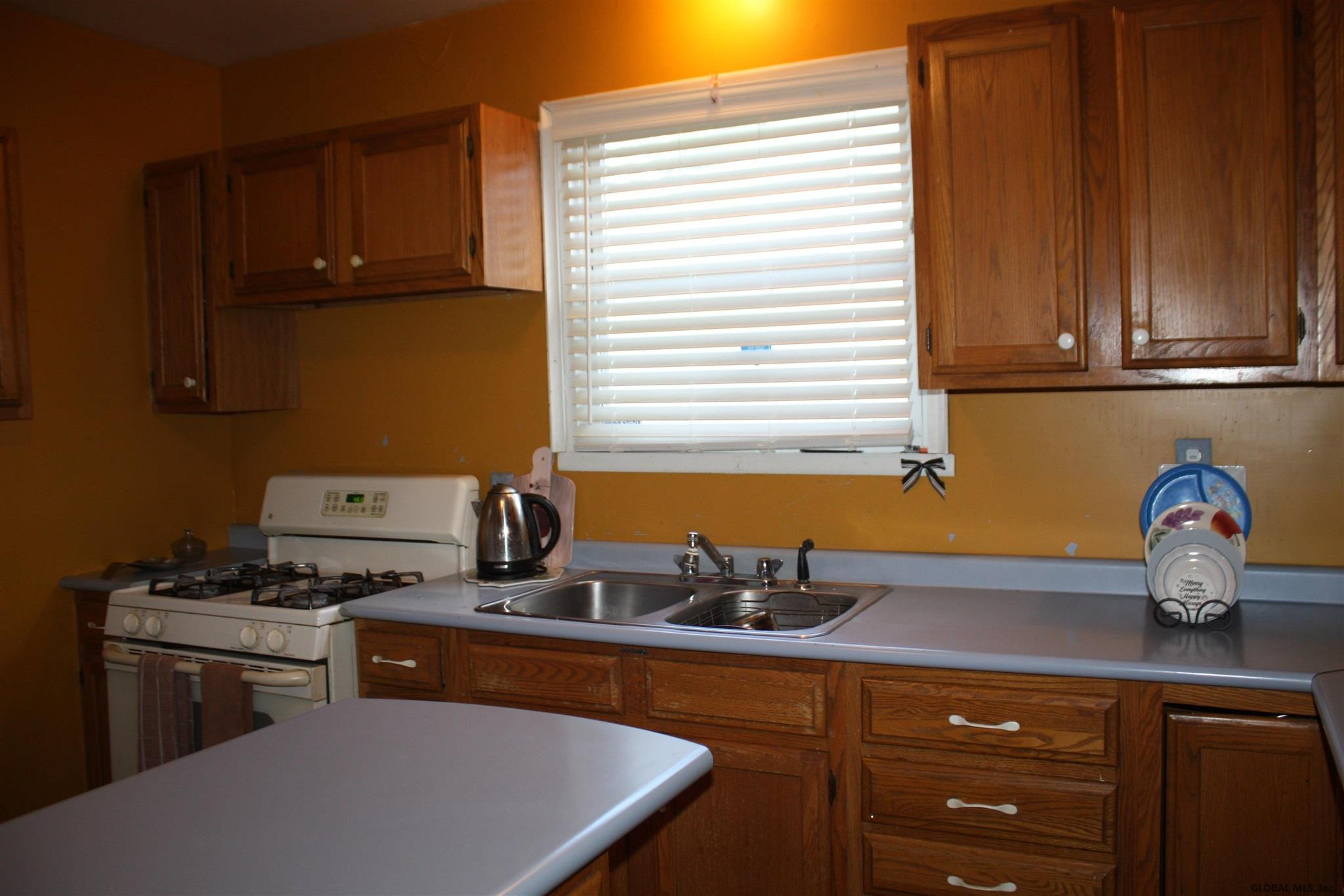 354 Princetown Road Rotterdam, NY 12306 - Photo 12 of 37 Photo 12