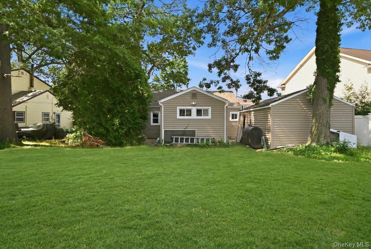 7 Surrey Road Massapequa, NY 11758 - Photo 29 of 31