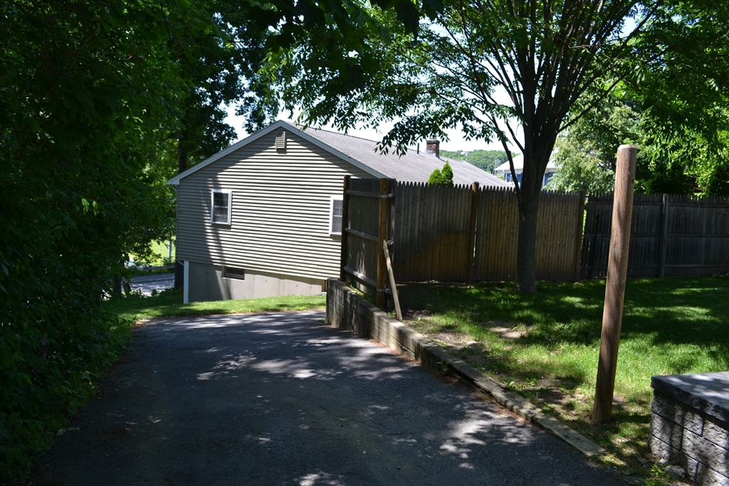 40 Brooks Street Worcester, MA 01606 - Photo 4 of 14