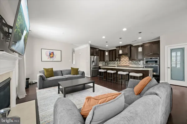 $1,000,000 | 11295 Market Street, Fulton, MD 20759