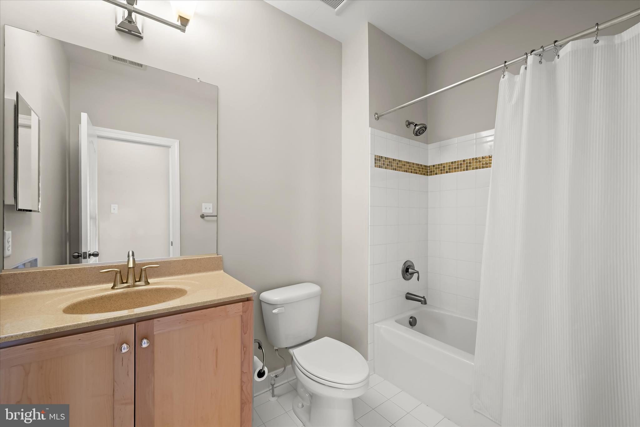 11295 Market Street Fulton, MD 20759 - Photo 48 of 59 Bedroom 4 en suite bathroom
