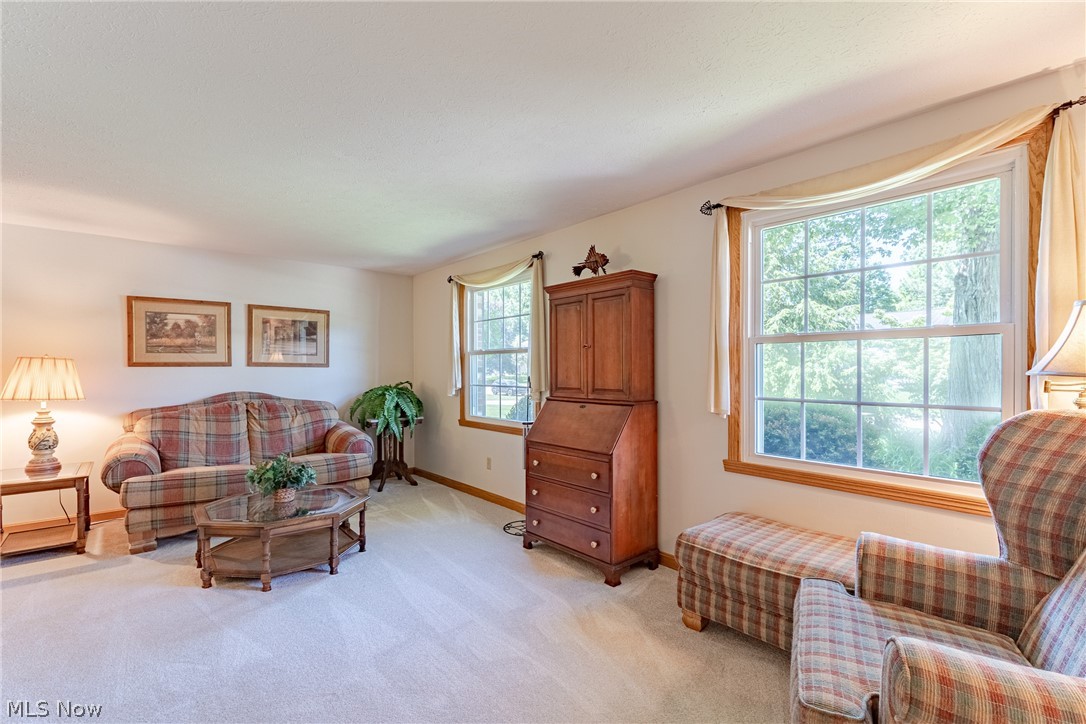 4680 Treetop Drive Akron, OH 44321 - Photo 4 of 36