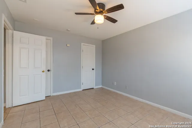 $1,250 | 7642 Oak Chase, San Antonio, TX 78239