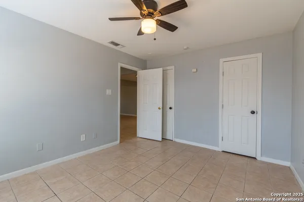 $1,250 | 7642 Oak Chase, San Antonio, TX 78239