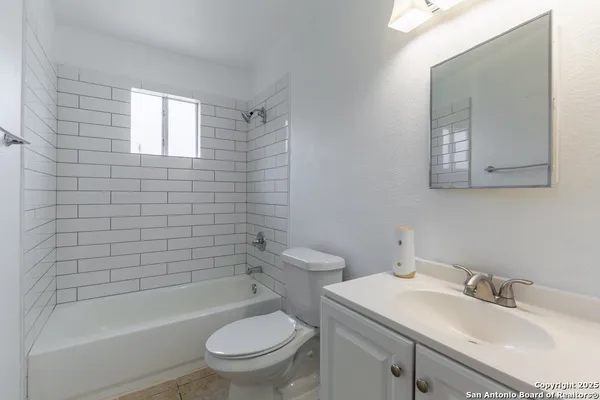 $1,250 | 7642 Oak Chase, San Antonio, TX 78239