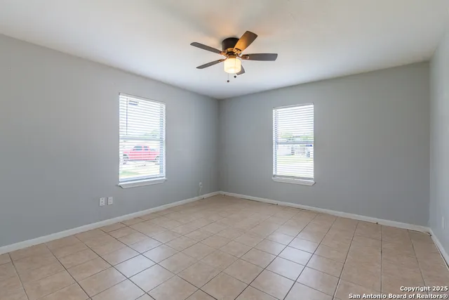 $1,250 | 7642 Oak Chase, San Antonio, TX 78239