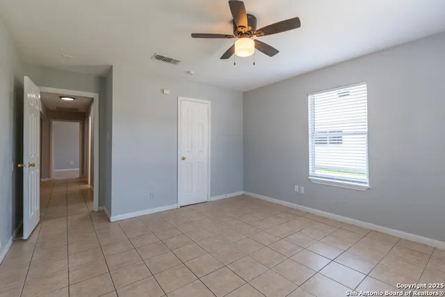 $1,250 | 7642 Oak Chase, San Antonio, TX 78239