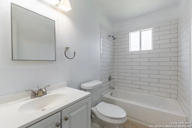 $1,250 | 7642 Oak Chase, San Antonio, TX 78239