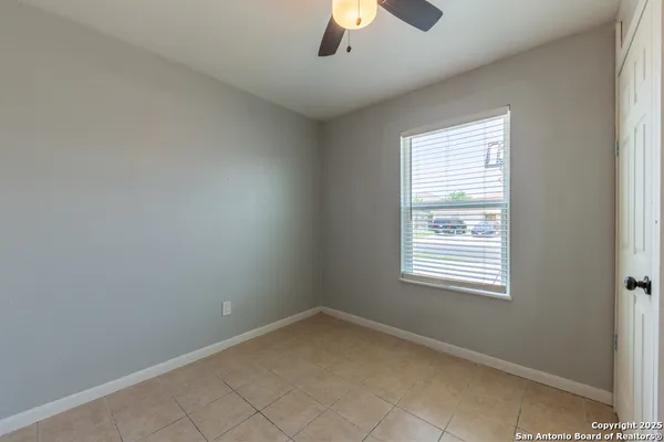 $1,250 | 7642 Oak Chase, San Antonio, TX 78239