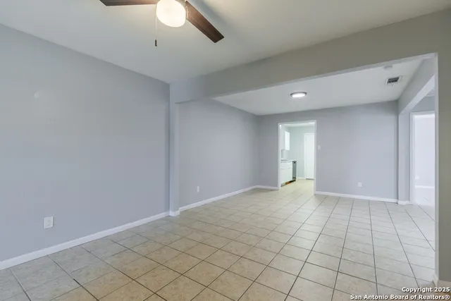 $1,250 | 7642 Oak Chase, San Antonio, TX 78239