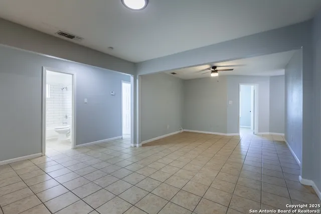 $1,250 | 7642 Oak Chase, San Antonio, TX 78239