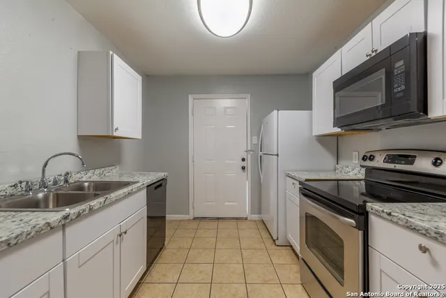 $1,250 | 7642 Oak Chase, San Antonio, TX 78239