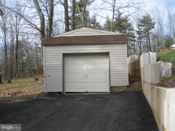 1754 Old York Road Warminster, PA 18974 - Photo 13 of 16 Garage