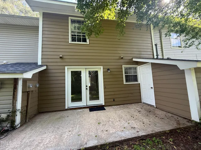 a view of a house with a garage