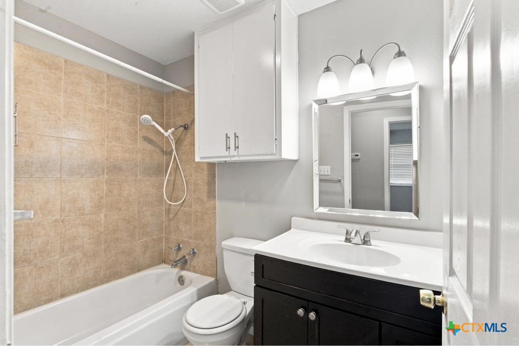 3003 Gayle Street Victoria, TX 77901 - Photo 12 of 24 Gallery Image 12