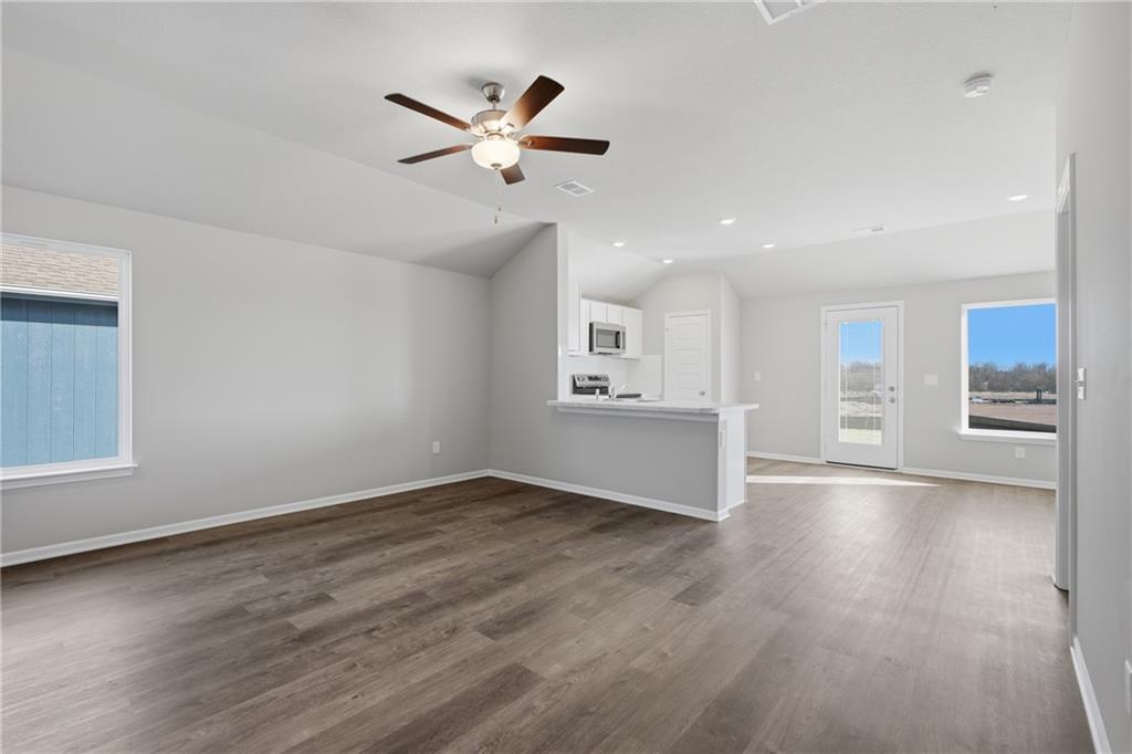 19451 Lincoln Street Spring Hill, KS 66083 - Photo 4 of 17