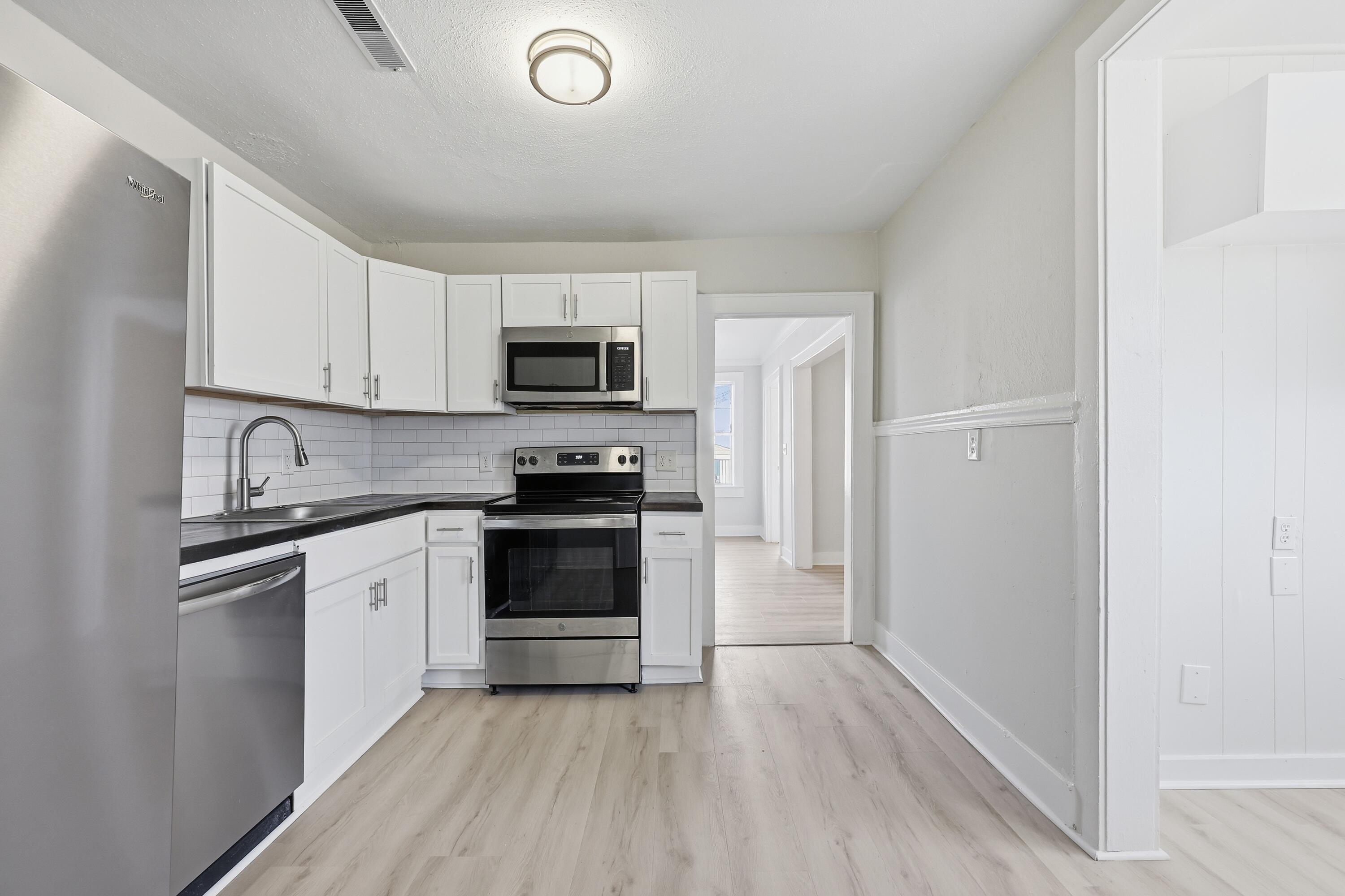 2211 Garfield Street North Charleston, SC 29405 - Photo 5 of 23 RU4A0593